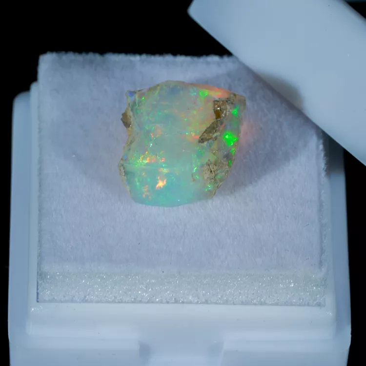 opal-szlachetny-surowy-etiopia (3) (Copy).webp