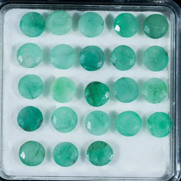 szmaragd-naturalny-maly-emerald (4).webp