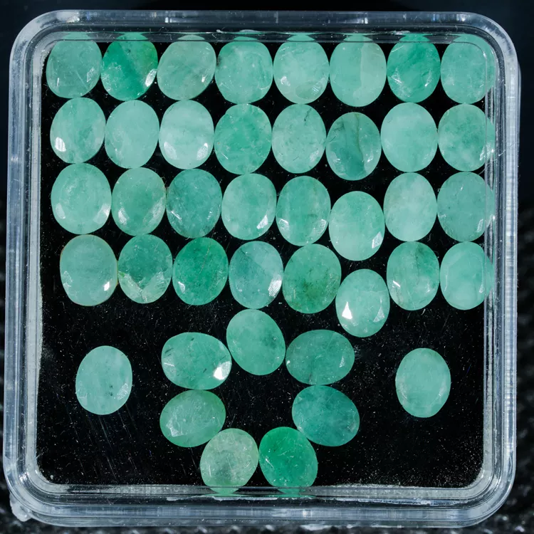 szmaragd-naturalny-maly-emerald (1).webp