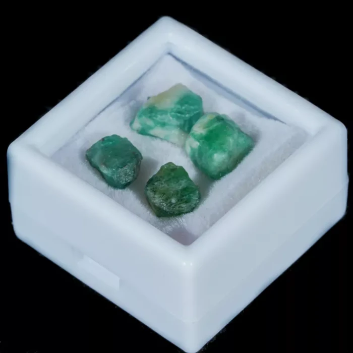 szmaragd-naturalny-maly-emerald (11).webp