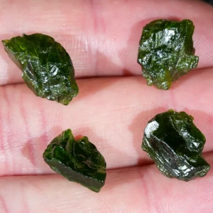 szmaragd-naturalny-maly-emerald (9).webp