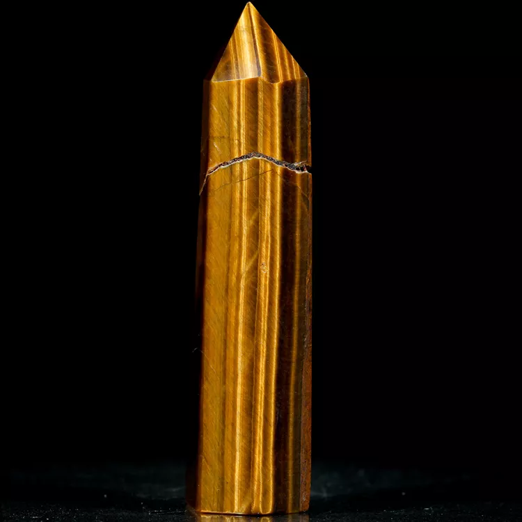 obelisk-z-kamienia-wieza-dekoracja-ochronna (33).webp